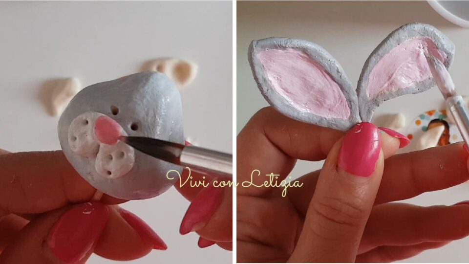 a sinistra: musino del coniglietto che viene colorato con colori acrilici bianco, rosa e grigio; a destra: vengono dipinte le orecchie